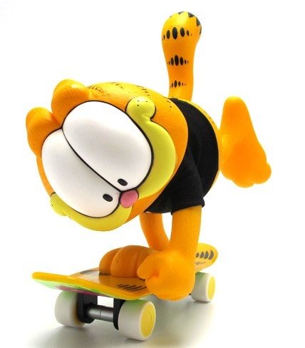 Garfield figure by Jim Davis, produced by The Loyal Subjects. Front view.