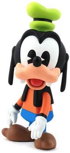 Goofy figure by Disney, produced by Hot Toys. Front view.