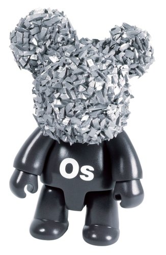 Osmium figure by Tesselate, produced by Toy2R. Front view.