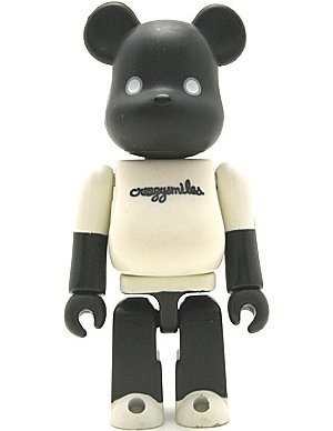 Crazysmiles Be@rbrick 100% figure by Michael Lau, produced by Medicom Toy. Front view.