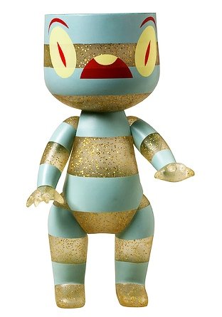Alphabeast Calli - Gold Angel Dust  figure by Tim Biskup, produced by Flopdoodle. Front view.