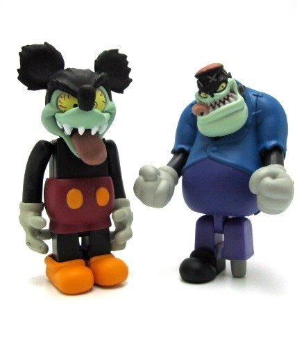 Mickey Mouse & Julius - Runaway Brain  figure by Disney, produced by Medicom Toy. Front view.