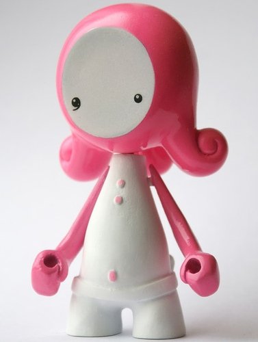Gooma - Pink figure by Sergey Safonov. Front view.