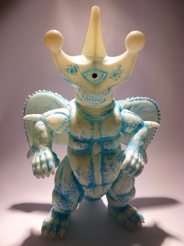 Bagun (GID) figure, produced by Marmit. Front view.