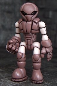 Reverse Sarvos figure, produced by Onell Design. Front view.