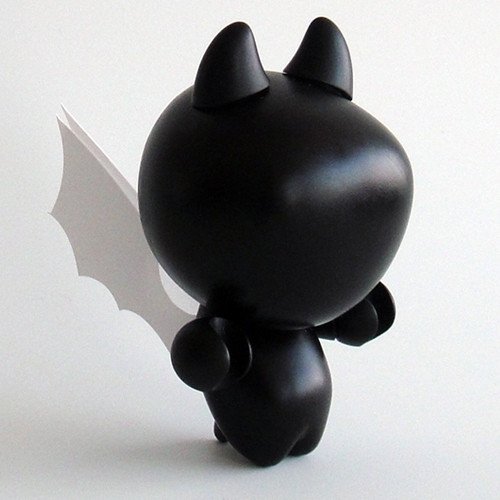 Bee-Asty DIY Black figure by Bugs And Plush, produced by Bugs And Plush. Front view.