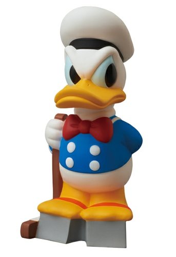 Donald Duck (UNDEFEATED Ver.) VCD Special No.175 figure by Disney, produced by Medicom Toy. Front view.