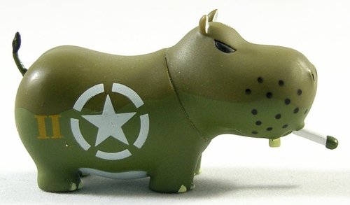D-Day Potamus figure by Frank Kozik, produced by Toy2R. Front view.