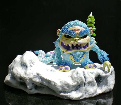 Yeti Groper with Mountain Goat figure by Kathleen Voigt, produced by Mana Studios. Front view.