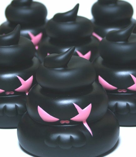 Unkotsu - Black w/ Pink Eyes figure by Goccodo, produced by Zacpac. Front view.
