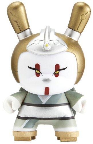 Cyborg Geisha  figure by Huck Gee, produced by Kidrobot. Front view.