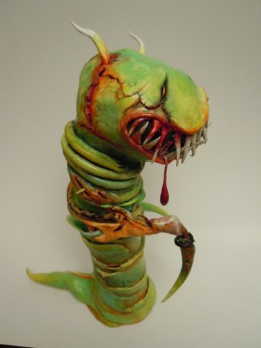 Heartworm figure by 23Spk. Front view.