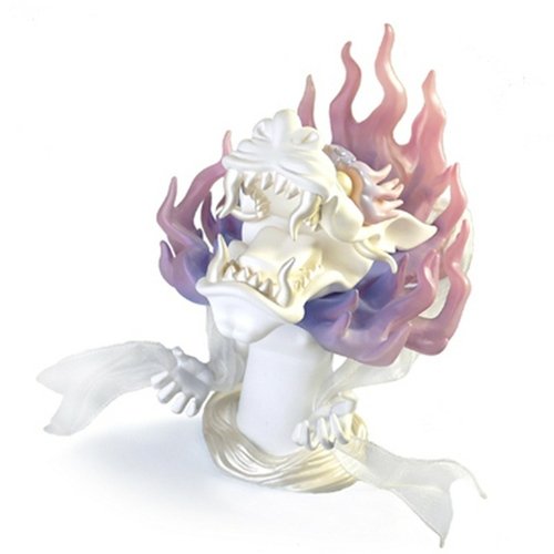 Screaming for the Sunrise - Pearl Edition figure by Yoskay Yamamoto, produced by Munky King. Front view.