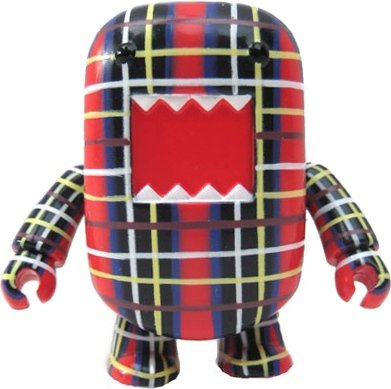 Plaid Domo Qee figure by Dark Horse Comics, produced by Toy2R. Front view.