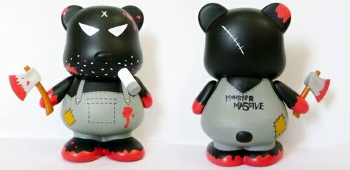 Monster Massive Bloody Bear figure by Frank Kozik, produced by Go Ventures . Front view.