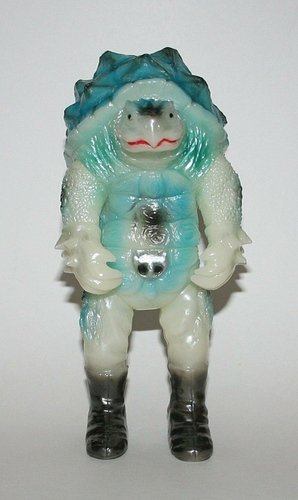Kingukamenpa - Grumble Toy Exclusive figure, produced by Yamomark. Front view.