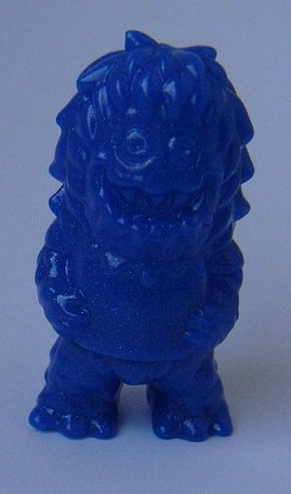 micro hujilis ghost - blue figure by Le Merde, produced by Gargamel. Front view.