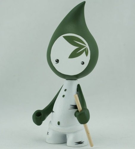 Birch Juice Gooma figure by Sergey Safonov. Front view.