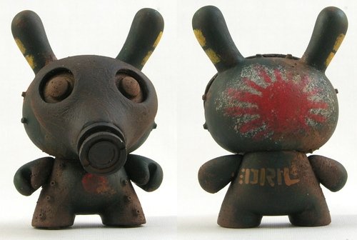 Japan Gas Mark Special-Ops Dunny figure by Drilone. Front view.