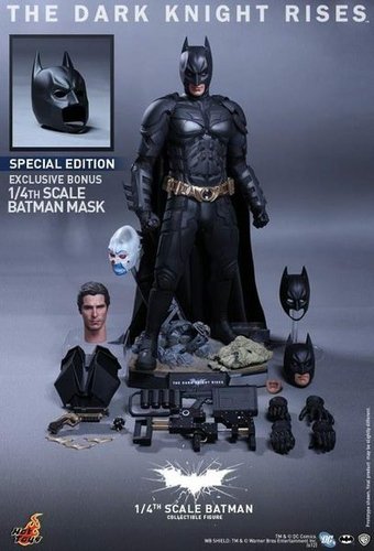 1/4th Scale The Dark Knight Rises Batman figure by Kojun, produced by Hot Toys. Front view.