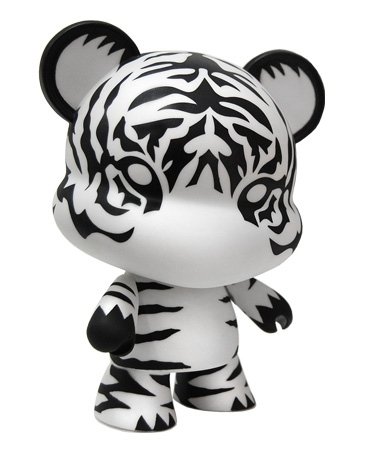 White Tiger RB figure by Ducobi, produced by Takinn. Front view.