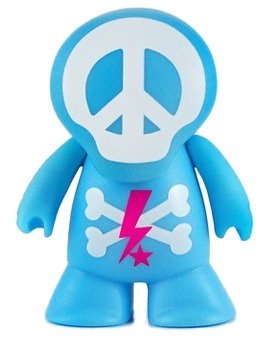 Coolz - Blue figure by Tabloid Hero, produced by Tabloid Hero. Front view.
