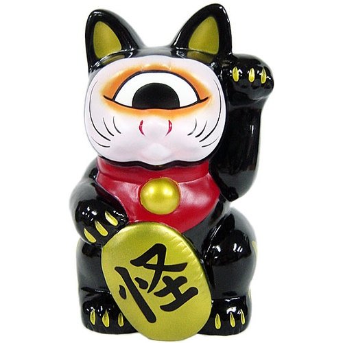 Fortune Cat - Dharma, Black figure by Mori Katsura, produced by Realxhead. Front view.