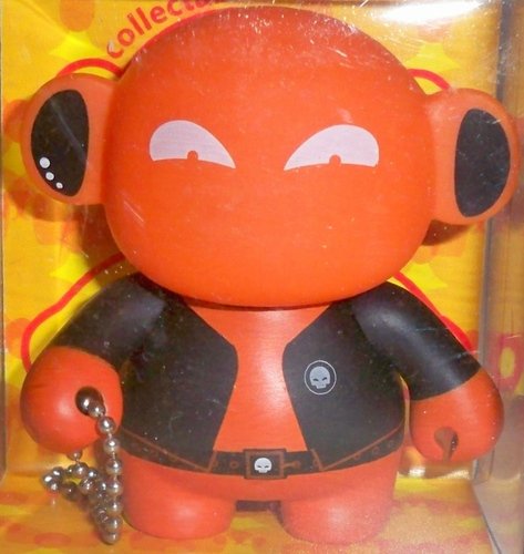 Psycho figure, produced by Monskey. Front view.