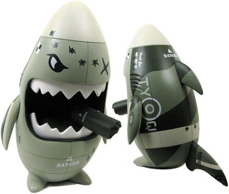 Spit-Fire MK1 Grey Sharky figure by Huck Gee, produced by Toyqube. Front view.