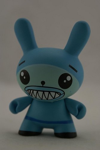 Sharp Teeth Blue figure by Dalek, produced by Kidrobot. Front view.