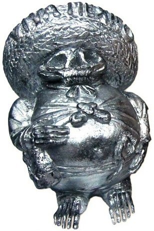 Borracho De Los Muertos - Silver  figure by John Spanky Stokes. Front view.