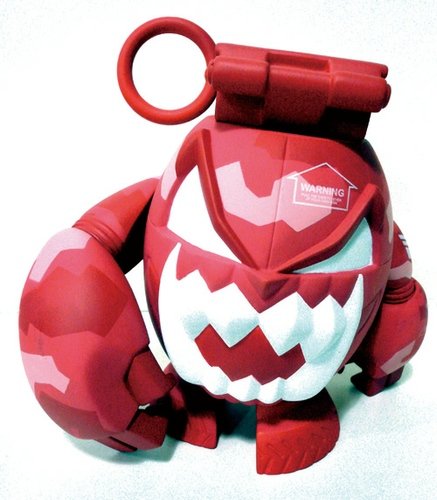G-Robot - Pink Camo - Kidrobot Exclusive figure by Jukai, produced by Adfunture. Front view.