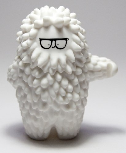 Mystery Baby Treeson - Chase figure by Bubi Au Yeung, produced by Crazylabel. Front view.