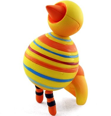 Chirps figure by Damon Soule, produced by Kidrobot. Front view.