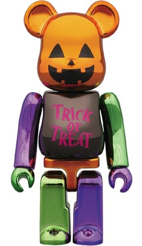 2012 Halloween Be@rbrick 100% figure, produced by Medicom Toy. Front view.