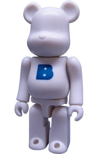 Basic Be@rbrick Series 4 - B figure, produced by Medicom Toy. Front view.