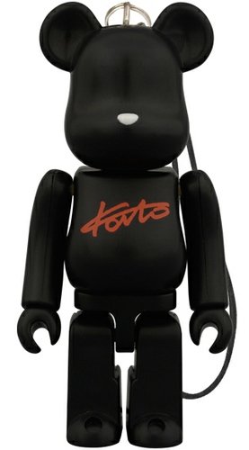 Kato Be@rbrick 100% figure by Hiroshi Kato, produced by Medicom Toy. Front view.