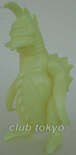 Gigan Glow Unpainted(Lucky Bag) figure by Yuji Nishimura, produced by M1Go. Front view.