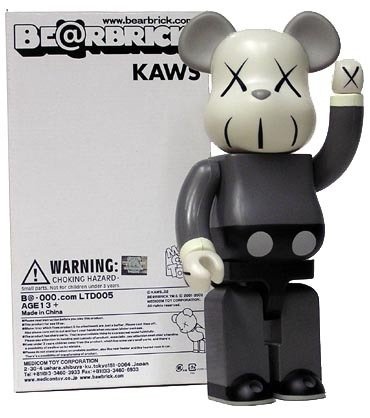 Companion Be@rbrick 400% - Mono figure by Kaws, produced by Medicom Toy. Front view.