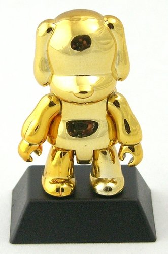 Gold Dog figure, produced by Toy2R. Front view.