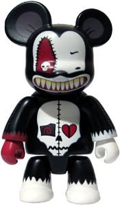 Deady V2 figure by Voltaire, produced by Toy2R. Front view.