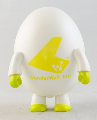 Wonderwall Egg Green figure, produced by Toy2R. Front view.