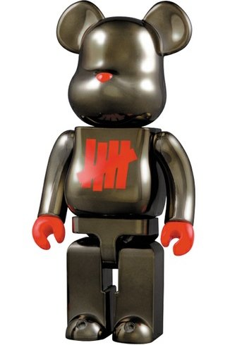 Full Metallic Jacket Be@rbrick 400% figure by Undefeated X Stussy X Mad Hectic, produced by Medicom Toy. Front view.