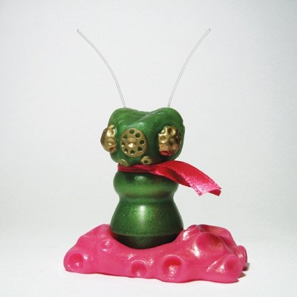 SECTARA (with pink poonscape) figure by Sucklord, produced by Suckadelic. Front view.