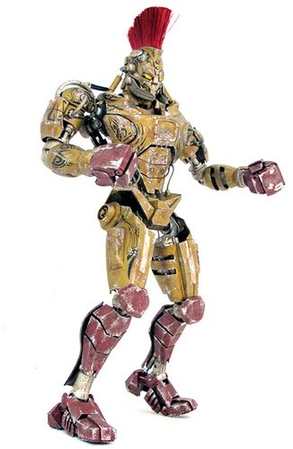 Real Steel Midas figure by Ashley Wood, produced by Threea. Front view.