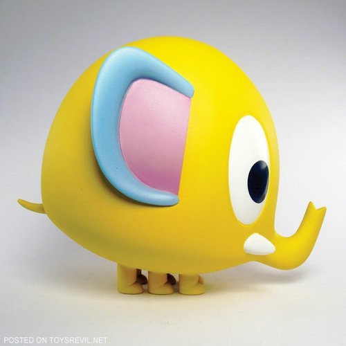 Pigga-Phunt figure by Tado, produced by Unbox Industries. Front view.