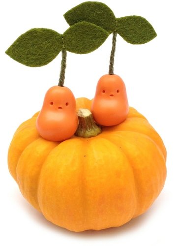 Pumpkin Seedlings figure by Penny Taylor, produced by Taylored Curiosities. Front view.