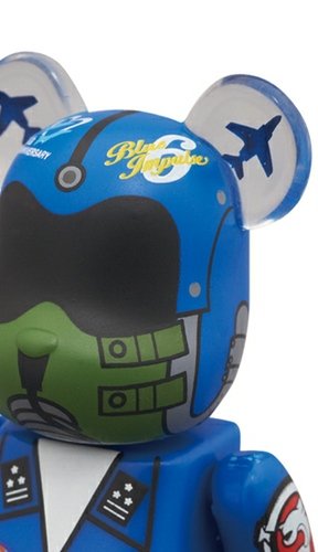 Blue Impulse Be@rbrick 100% no.6 figure by Blue Impulse, produced by Medicom Toy. Front view.