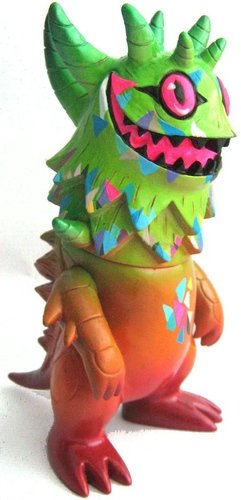 Triangulismo figure by Frank Mysterio. Front view.