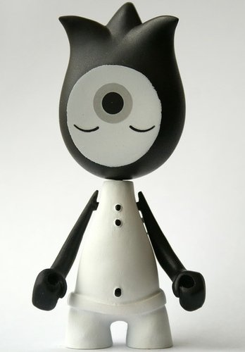 Gooma - Black figure by Sergey Safonov. Front view.